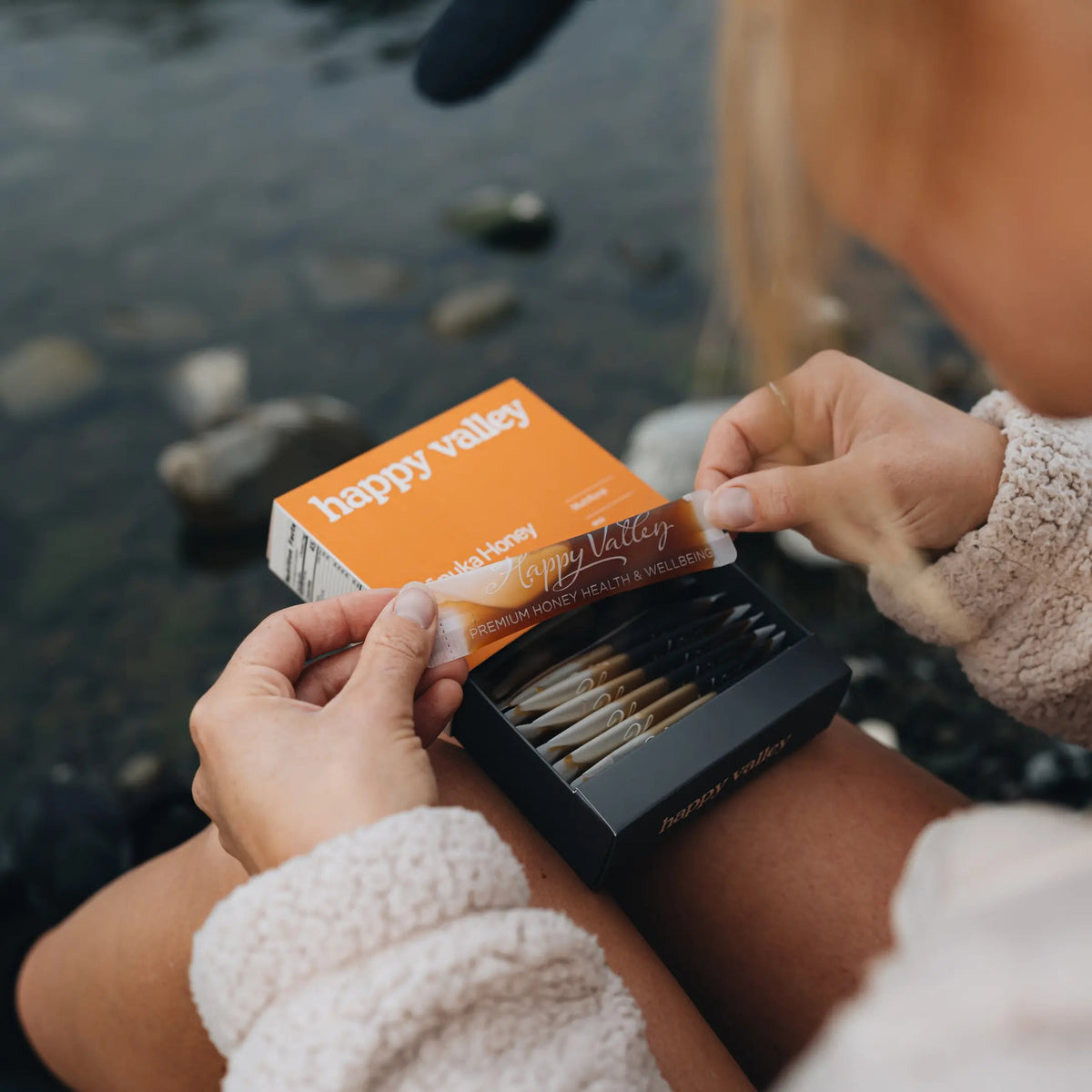 Honey Packets - On the Go Multifloral Manuka MGO 50+ Manuka Honey Sticks - The Better Kiwi Co