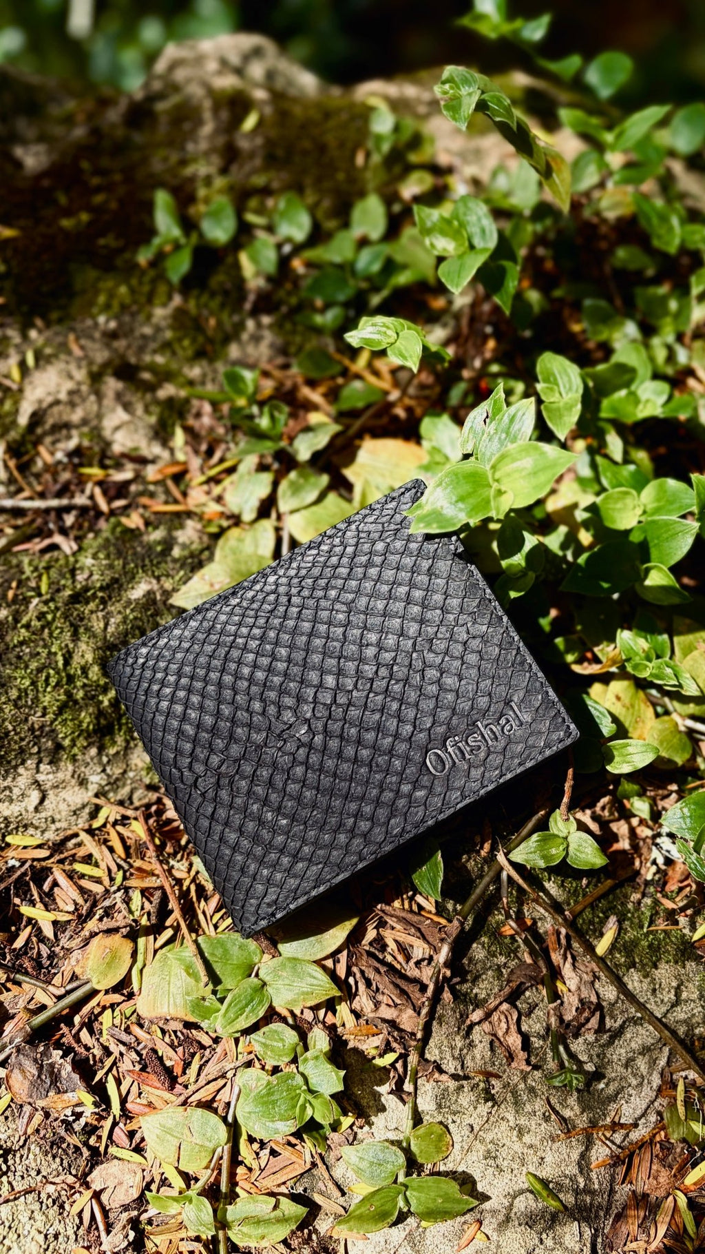 Fish Leather Bifold Wallet - The Better Kiwi Co