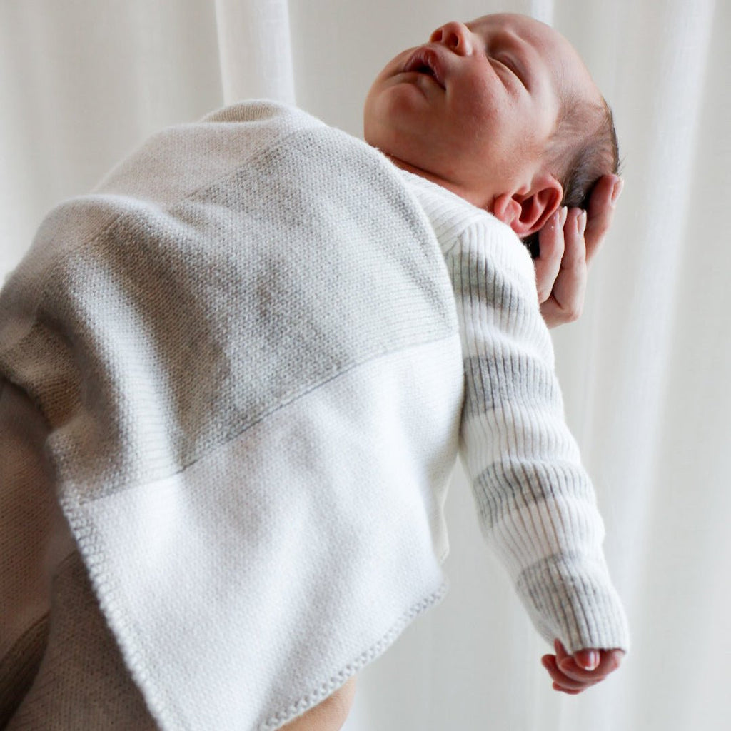 Knit blanket - Large stripes milk and mist - The Better Kiwi Co