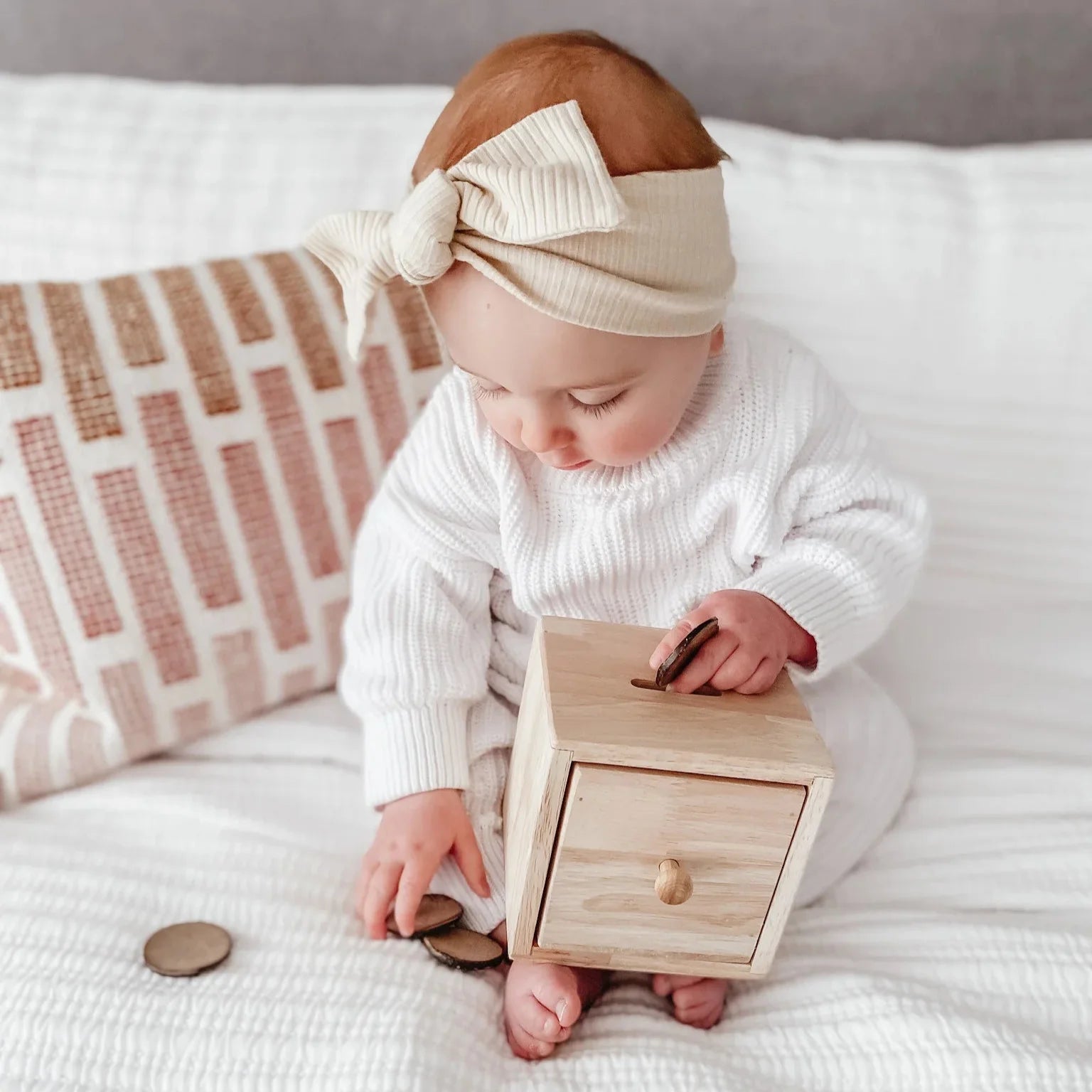 Montessori Object Permanence Discs Post Box - QToys